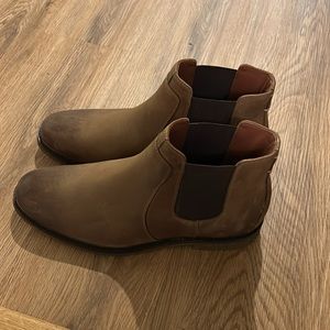 Men’s 10.5 Johnston & Murphy. Chelsea style Boot. Never worn!!!
